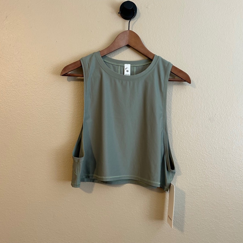 New Lululemon Size 8 Muscle Love Crop Tank Tough Willow Leaf Sage Green